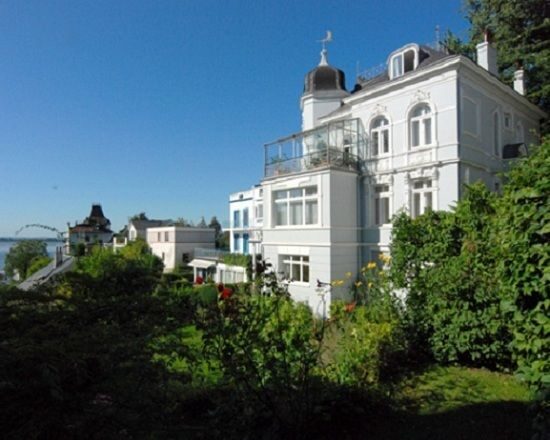 Hamburg: Tour of Blankenese on the Banks of the Elbe - Blankenese Hills: where Elbe views do the talking