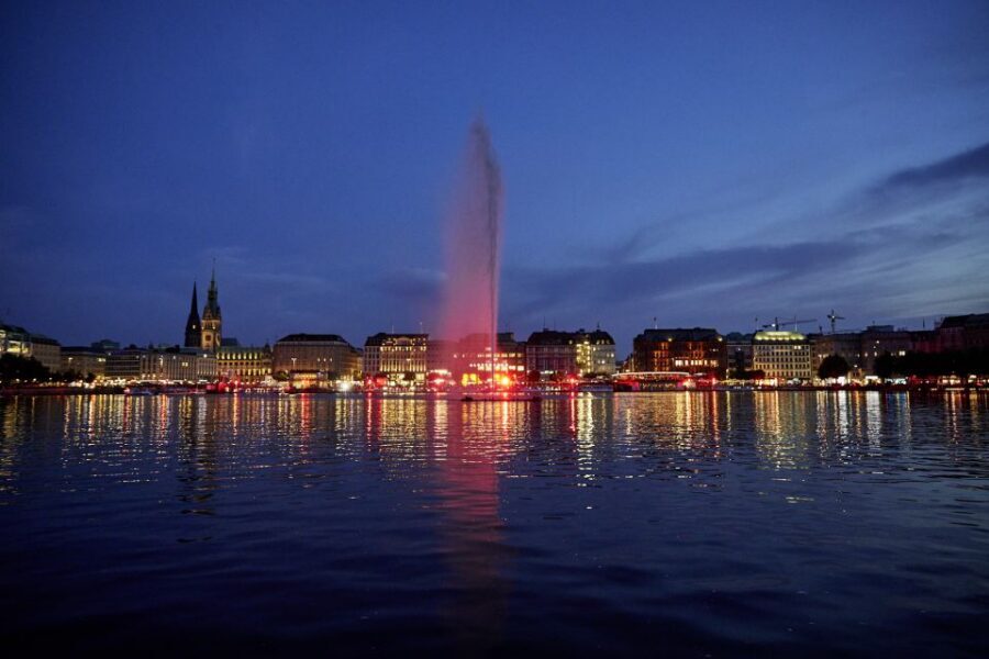 Hamburg: Twilight cruise - What You’ll Actually See When the Lights Come On