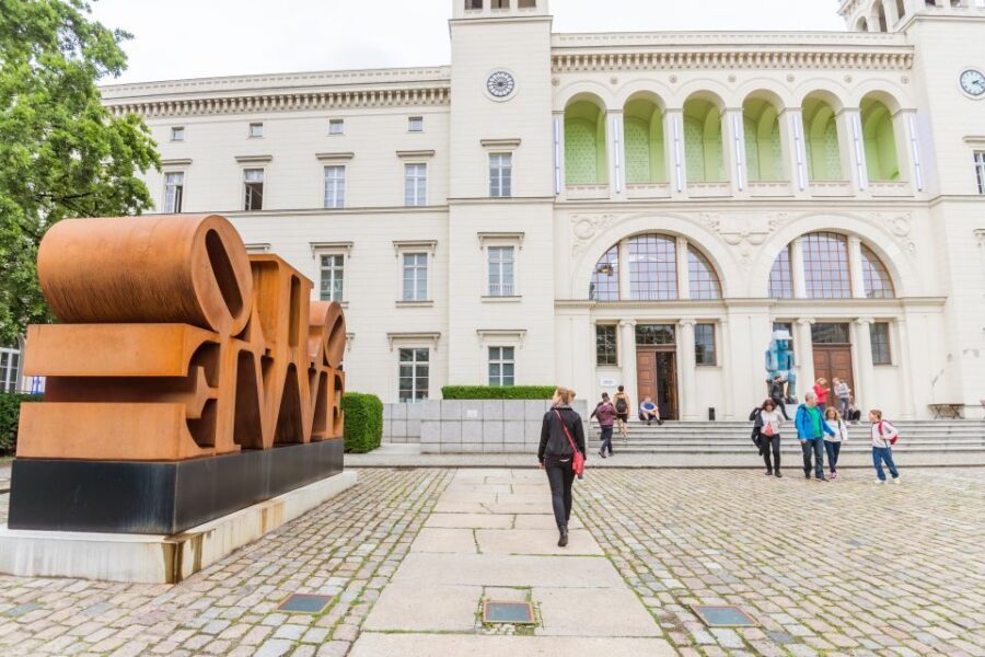 Hamburger Bahnhof Museum Entrance Ticket - Hamburger Bahnhof Museum: A former train station for contemporary art