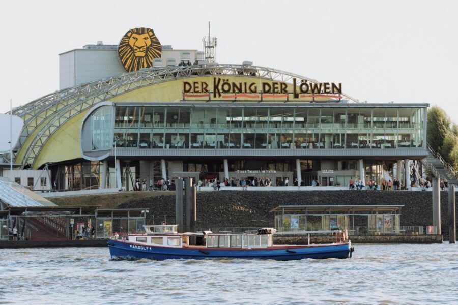 Hamburgs Highlights: Harbor Cruise & Reeperbahn Walking Tour - Practical details that affect comfort and expectations