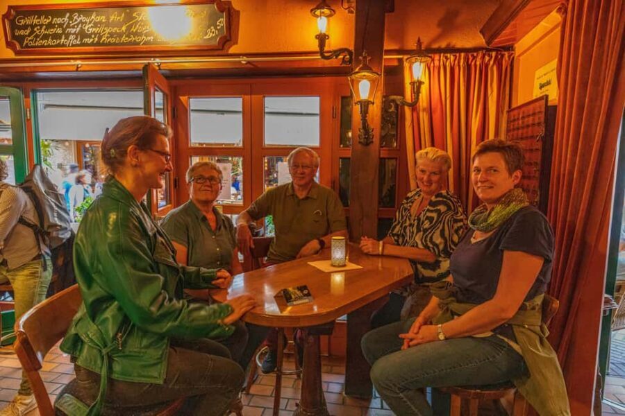 Hannover: Culinary Walking Tour Old Town - The market hall to new town hall stretch: where the stories make sense