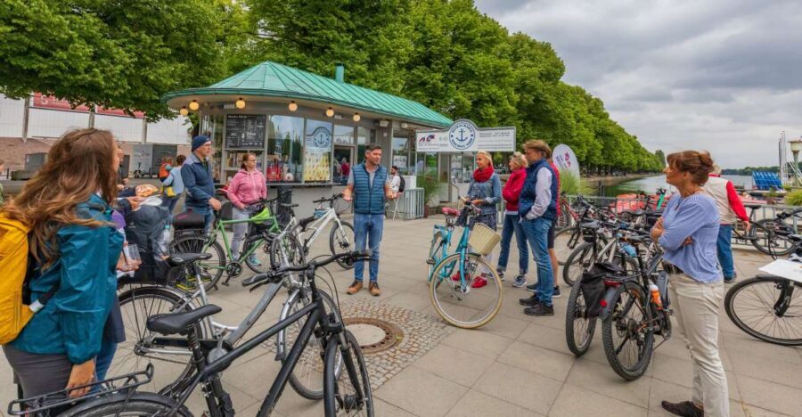 Hannover: Guided Bike Tour for Foodies with Tastings - Hannover From the Saddle: Maschsee to Herrenhausen Gardens