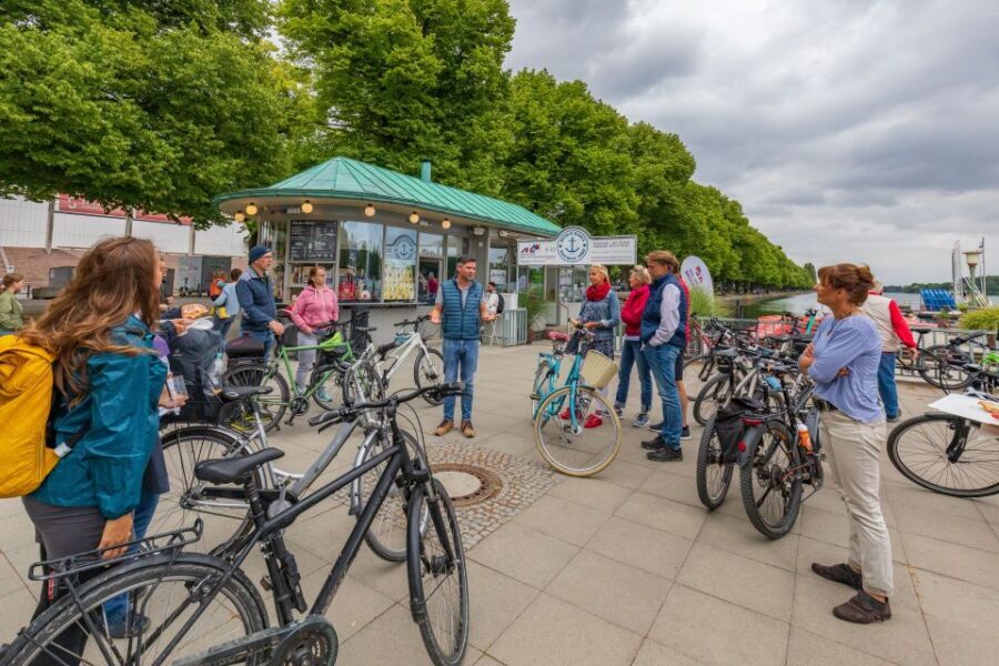 Hannover: Guided Bike Tour for Foodies with Tastings - The Route in Plain English: New Town Hall, Ihme-Zentrum, and Old Town