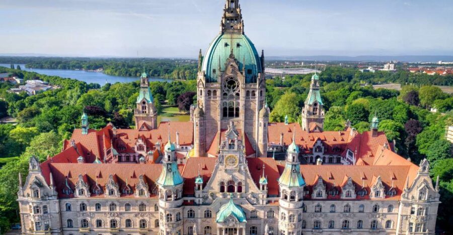 Hannover: New Town Hall exclusive Guided Walking Tour - Key things I’d plan around