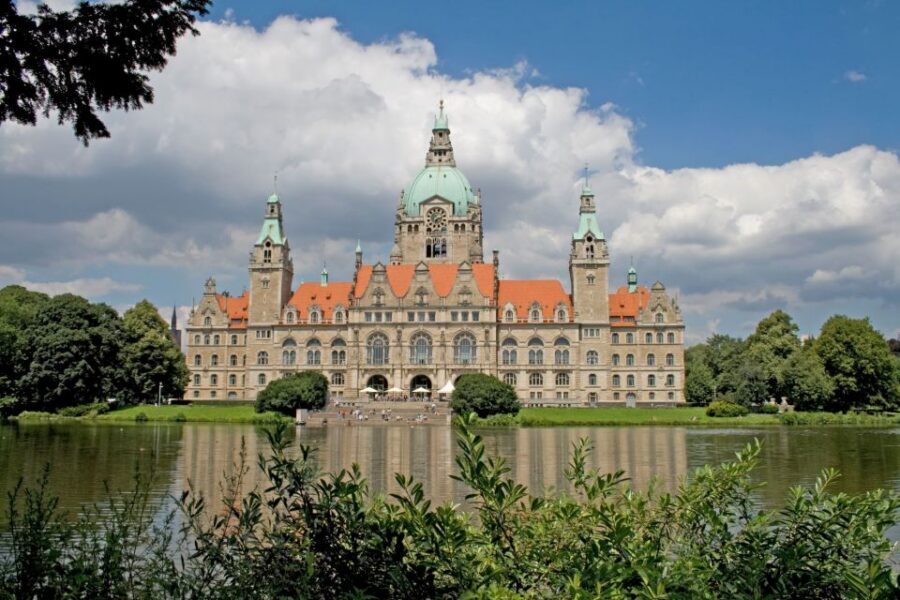 Hannover: New Town Hall exclusive Guided Walking Tour - Who this tour fits best (and who should skip it)