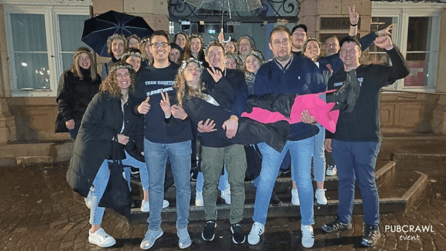 Hannover: Private pub crawl with insider-guide & free shots - First Stop: The Warm-Up Shot and Getting Your Bearings Fast