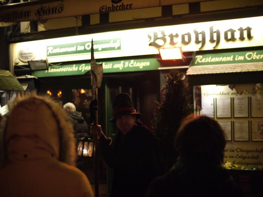 Hanover: Night tour with night watchman Melchior - Meet Nightwatchman Melchior: what the actor-guided evening is really like