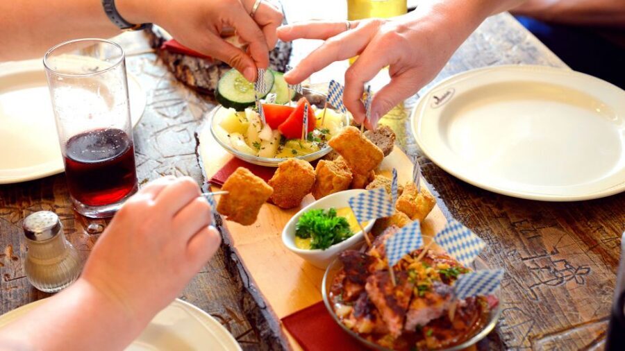 Heidelberg: Culinary city tour with delicious samples - 3 hours on foot: how the experience actually feels
