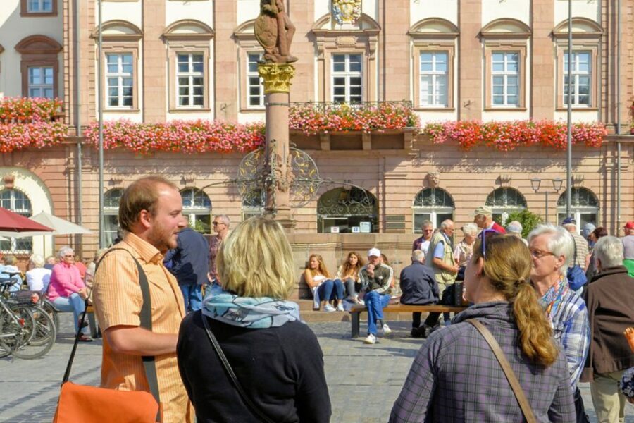 Heidelberg: Entertaining Guided Tour to Old Town Highlights - Starting at the Hercules Fountain: getting your bearings fast