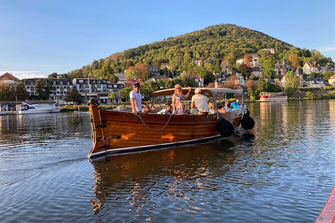 Heidelberg: exclusive private boat trip for up to 12 guests - Drinks, comfort, and what this means for your group day