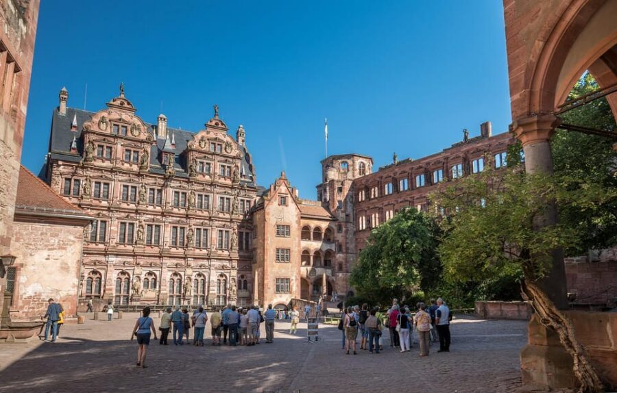 Heidelberg: Heidelberg Castle Garden & Outside Private Tour - Neckarmünzplatz meet-up: where the tour starts cleanly