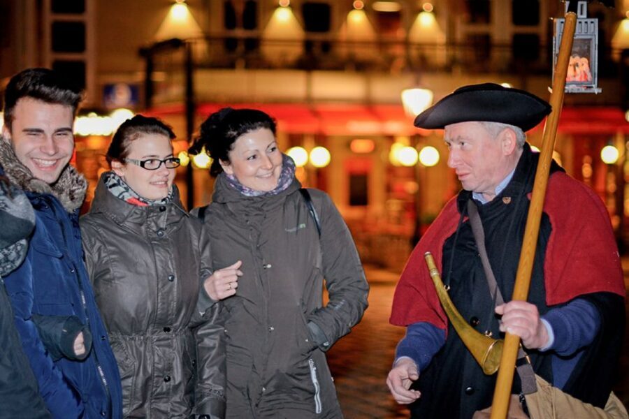 Heidelberg: night watchman tour through the old town - Meeting at Brückenaffe by the Alte Brücke: Starting With the Right Energy