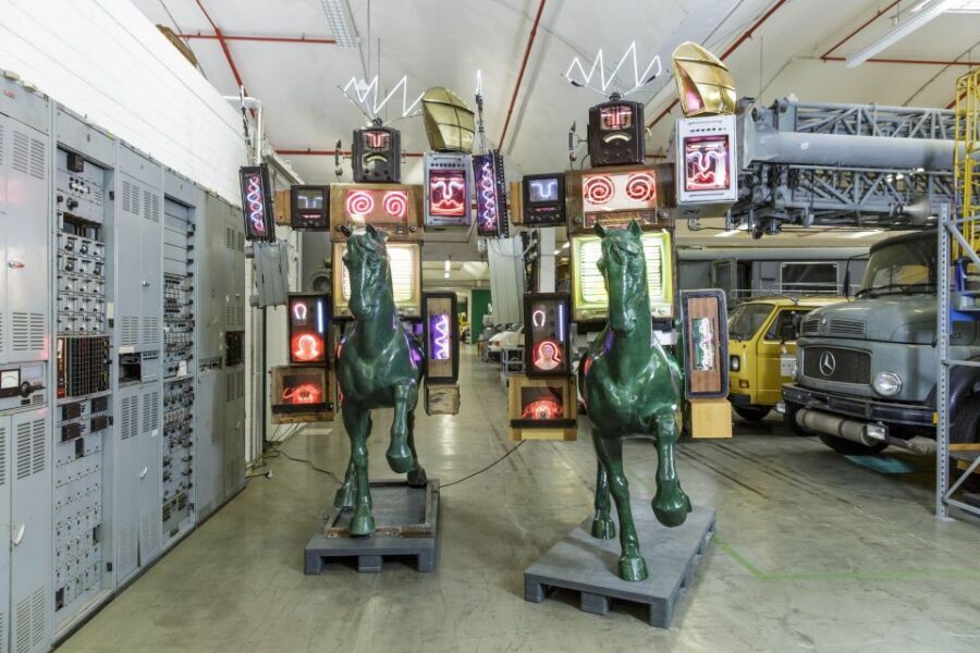 Heusenstamm:tour of the Depot of the museum of communication - The telephone story: tube receivers to internet radio and global networking