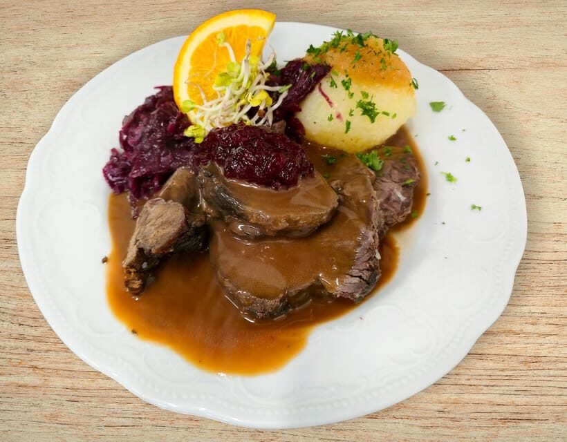 Historical tour of the old town including a Saxon dinner - Should you book it?