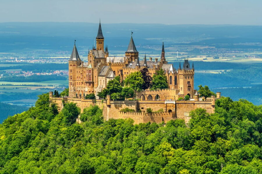 Hohenzollern Castle: Full-Day Tour from Frankfurt - The guided tour: 1,000 years tied to one mountain