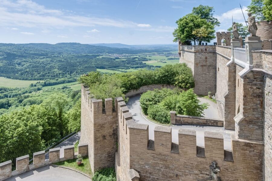 Hohenzollern Castle: Full-Day Tour from Frankfurt - Winter Royal Winter Magic: Christmas ornaments with royal framing