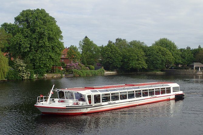 Kanalfahrt - Discover the different faces of the city! - Hamburg from the water: why this cruise works