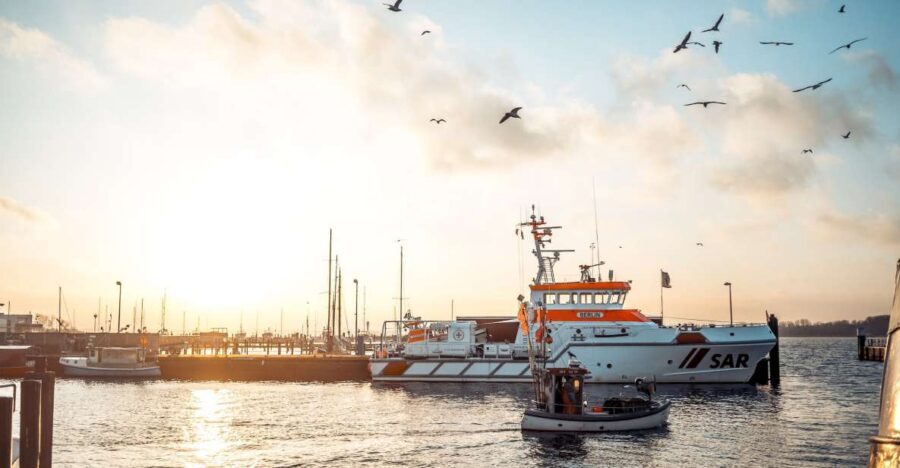 Kiel: City Highlights Express Walking Tour with a Local - Kiel in 90 minutes with a local guide