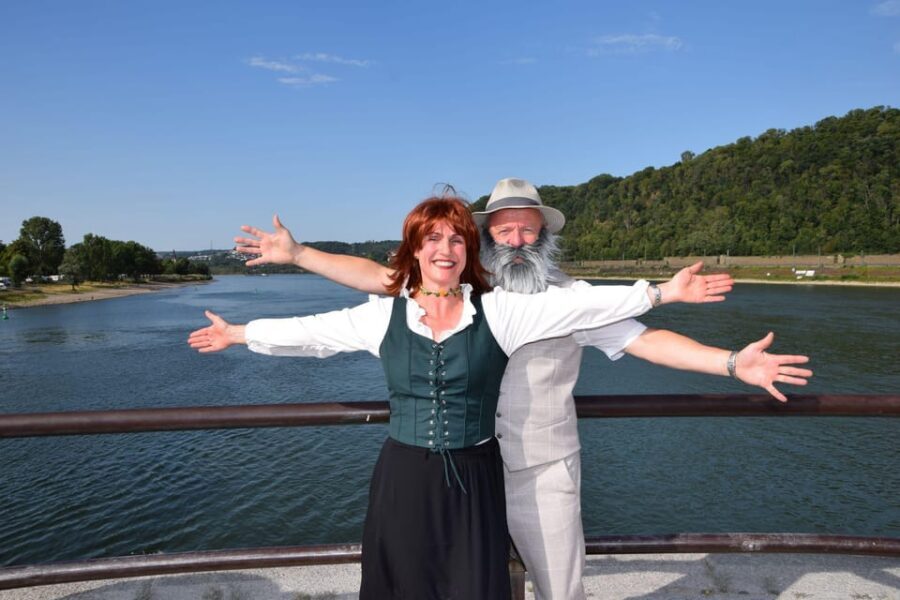 Koblenz: Guided tour Moselle kisses Rhine - Starting at Deutsches Eck: the Kaiser Wilhelm Monument moment