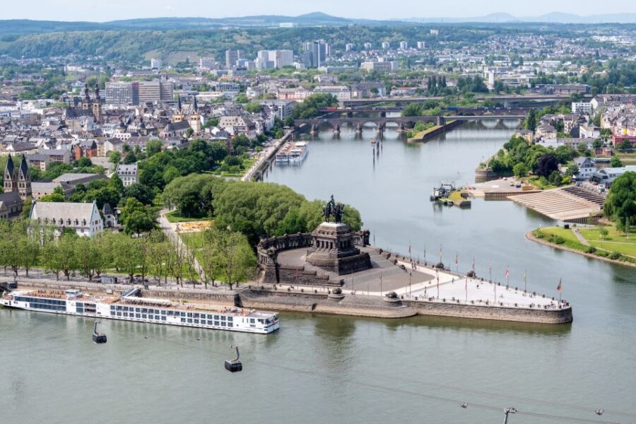 Koblenz: Old Town Sightseeing Cruise along the Rhine - Vallendar: Passing Through a Picture-Postcard Bend