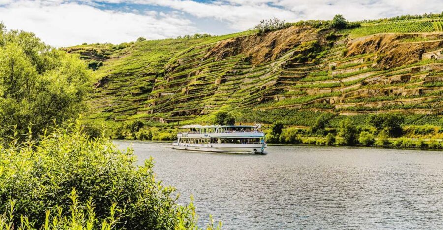Koblenz: Panoramic Cruise on Moselle River to Winningen - Konrad-Adenauer-Ufer Brücke: starting where the Rhine-side views begin