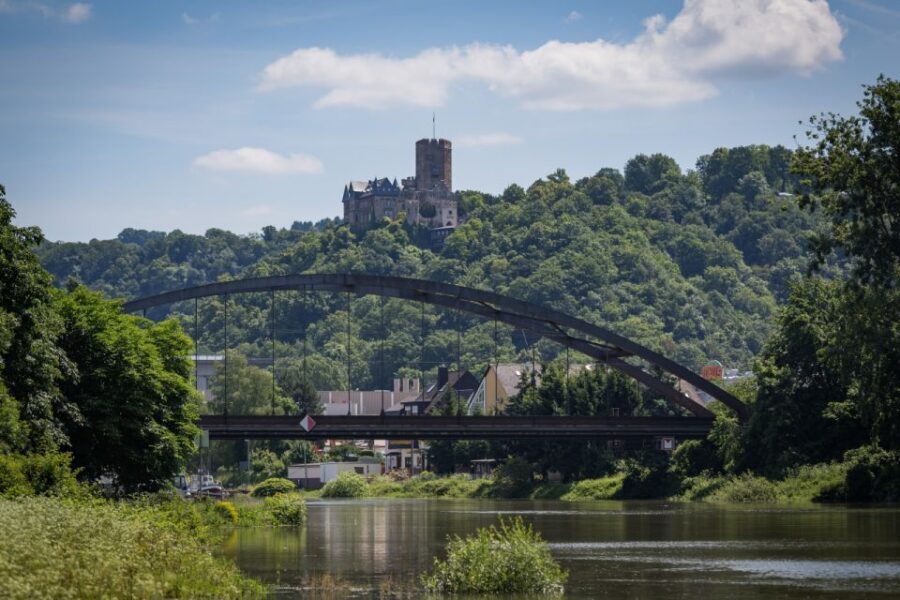 Koblenz: Rhine Valley Castle Sightseeing Cruise - On-board commentary: how the speakers make the route easier to understand