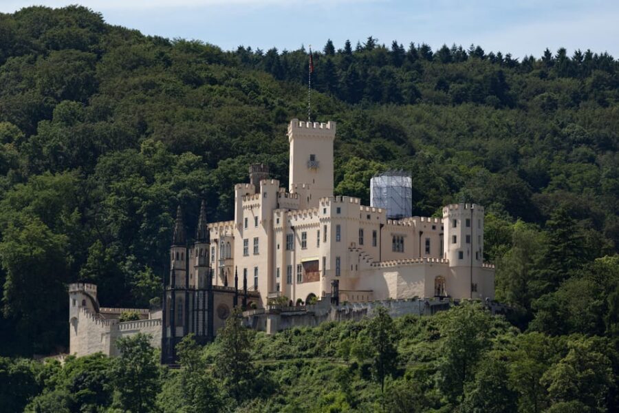 Koblenz: Rhine Valley Castles and Palaces Boat Tour - Starting in Koblenz: Brücke 2, the decks, and settling in fast