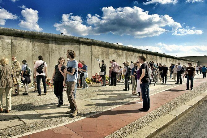 Kreuzberg Walking Tour: Immigrants, Artists & Hipsters - Meeting at Schlesische Str. 18 and Opening with Oberbaumbrücke