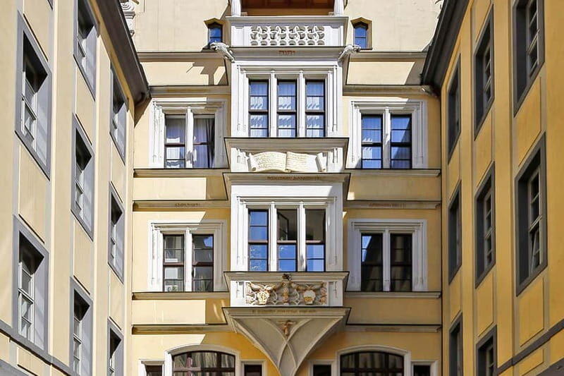 Leipzig: Courtyards, Houses, Trade - Passage Tour in German - Mädler Passage: Leipzig’s Most Impressive Passage Stop