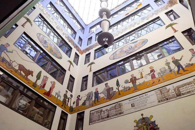 Leipzig: Courtyards, Houses, Trade - Passage Tour in German - Architectural Diversity You’ll Notice Between Old and New Corridors
