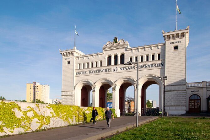 Leipzig exclusive : Guided bike tour for a private group - Meeting Dirk at Johannispl. 21 and Getting Rolling