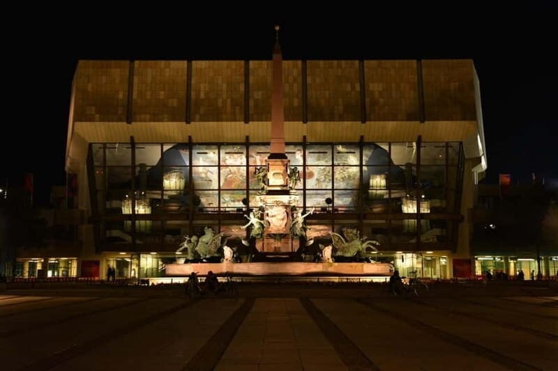 Leipzig Night Watchman 2.0: modern evening tour – entertaining & visually stunning! - A night watchman without the costume party
