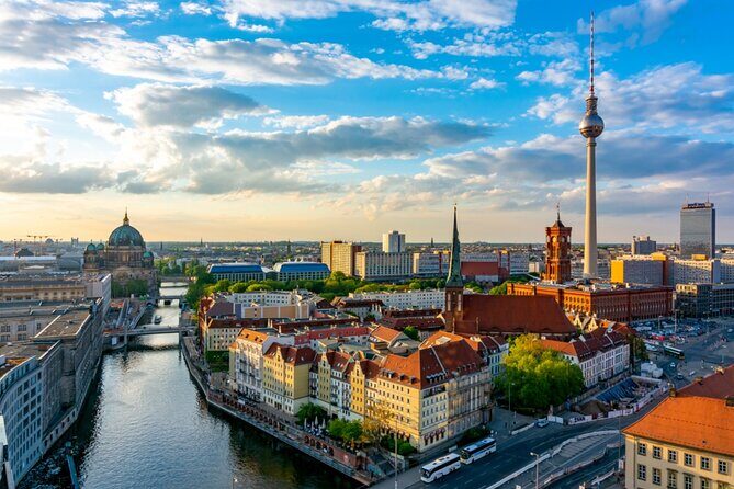 Love and War in Berlin: Self-Guided Story Puzzle Walk - A $6 self-guided Berlin story walk through WWII-era streets