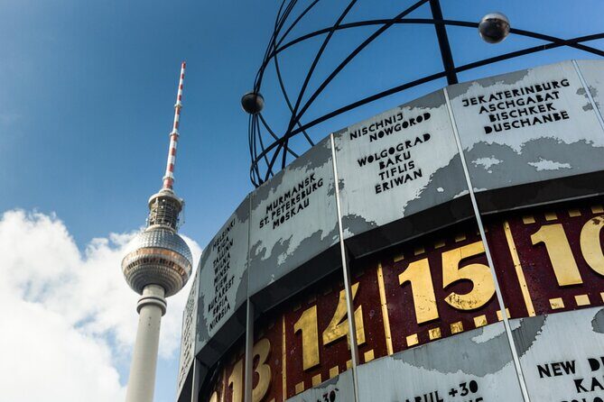 Love and War in Berlin: Self-Guided Story Puzzle Walk - Gendarmenmarkt, theatres, and the city’s political face
