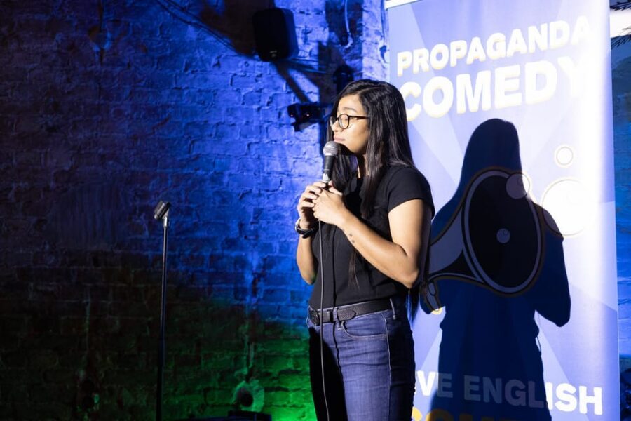 Love in Berlin Comedy Show - Getting the free shot: small perk, real effect