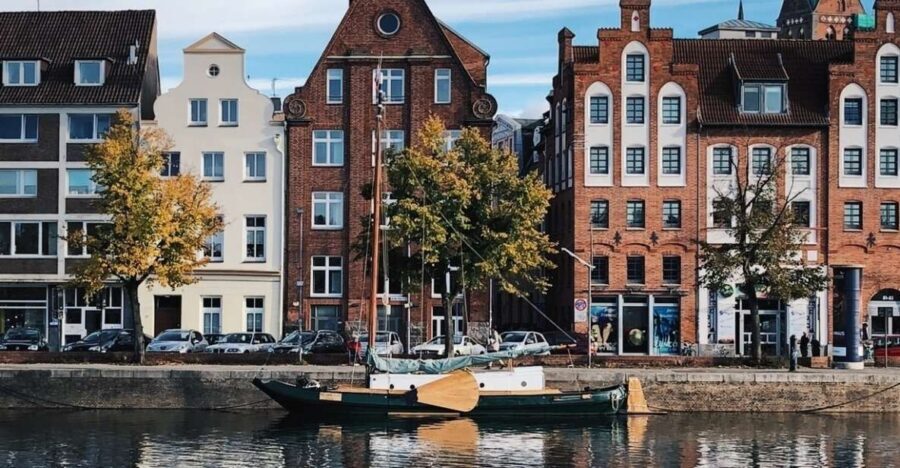 Lübeck: Architecture and Local Craft Private Guided Tour - Meeting at the Holstentor: Your Route Starts to Make Sense