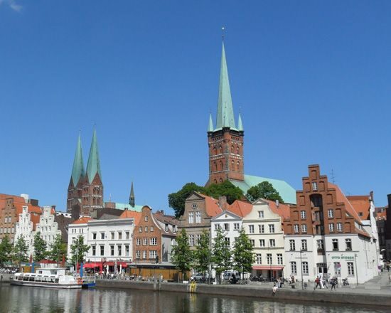 Lübeck: Classic Tour of the Hanseatic City - Entering Lübeck’s Old Town Through Its Trade Logic