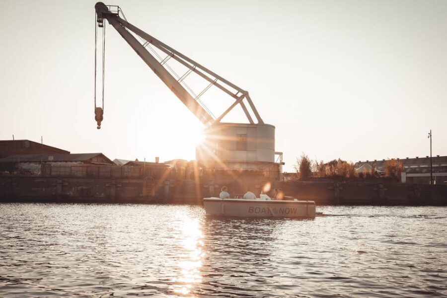Lübeck: Electric Boat Rental - without driving licence - Where you’ll cruise: harbor views and the UNESCO old-town edge