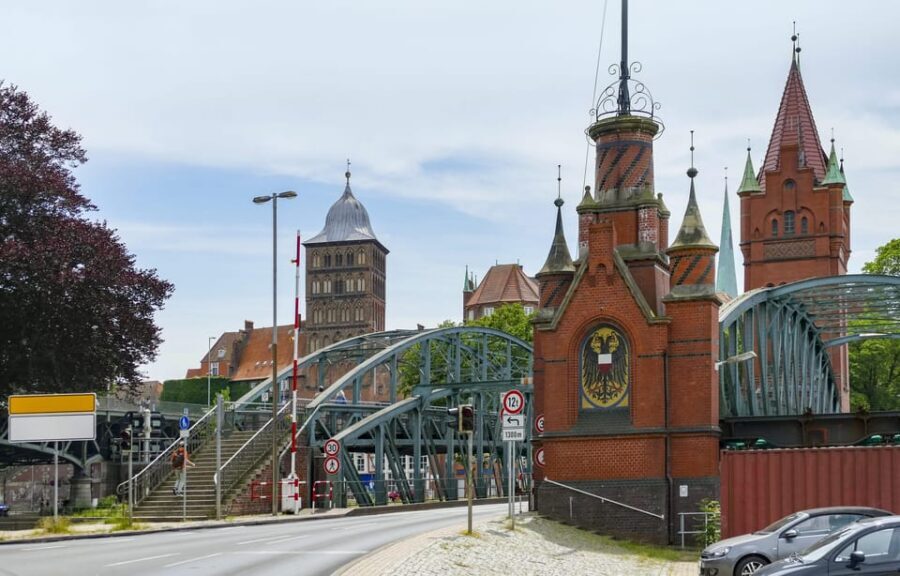 Lübeck: Express Walk with a Local - Small group energy (up to 8) and flexible pacing