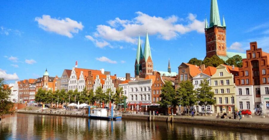 Lübeck: Old Town Highlights Private Walking Tour - Lübeck’s seven-tower Old Town in a single loop