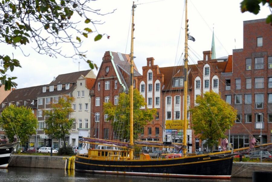 Lübeck: Old Town Highlights Private Walking Tour - What the 4-hour Holstentor exhibition adds