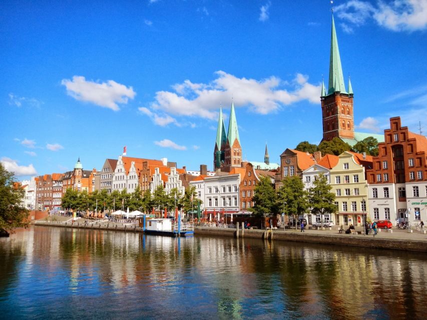 Lübeck: Old Town Highlights Private Walking Tour - Holstentor and the city walls: merchant power on defense mode