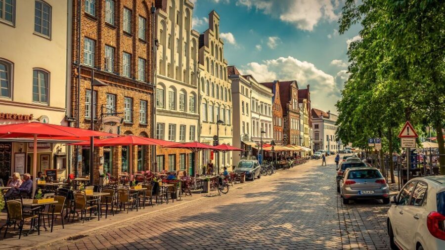 Lübeck: Private Historical and Architectural Walking Tour - Key highlights to look for