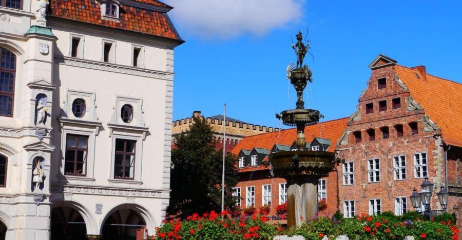 Lüneburg Private Guided Walking Tour - Hanseatic League power: merchants, money, and city status