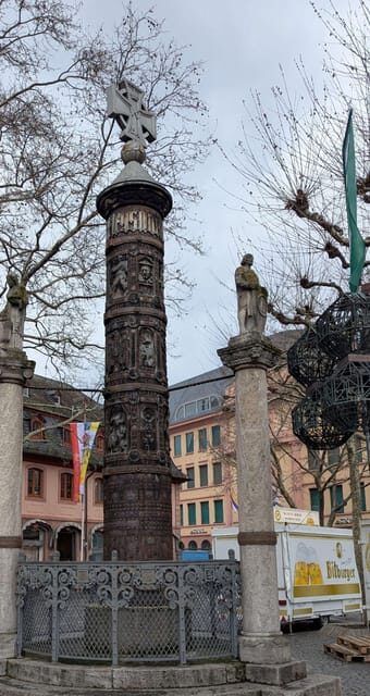 Mainz: guided evening tour of the Rhine riverbank/old town in German and English - Kirschgarten: Half-Timbered Mainz and a Peaceful End Point