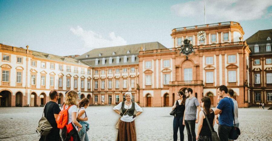 Mannheim, guided costume tour: Hangmen, Witches, Huguenots - Following the Executioner’s Daughter Through the Lower Town