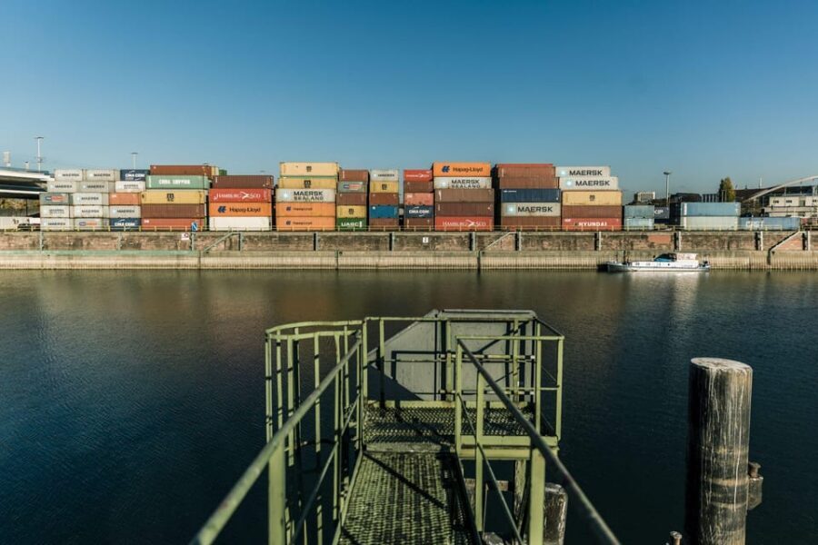Mannheim, guided walking tour: Industrial culture at the commercial port - Starting at Teufelsbrücke: Mannheim’s oldest bridge sets the tempo