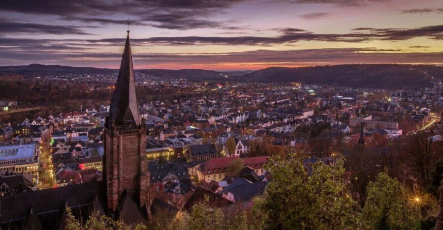 Marburg: Private Guided Walking Tour - Marktplatz and the Gothic Town Hall clock with its singing rooster
