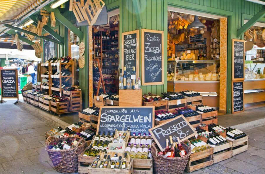Marienplatz and Viktualienmarkt Private Tour and Tasting - Meeting point and pickup: avoid the classic Munich mix-up