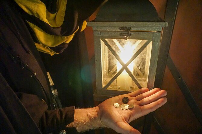 Medieval city tour with night watchman in Munich in German - A night watchman walk that turns Munich’s center into a story